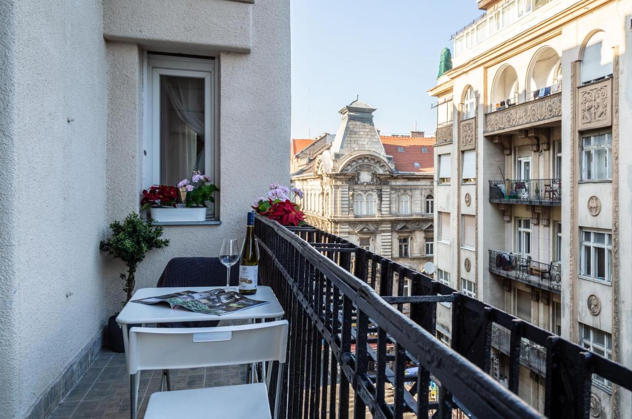Luxury Downtown Home By Anna Budapest Exterior photo