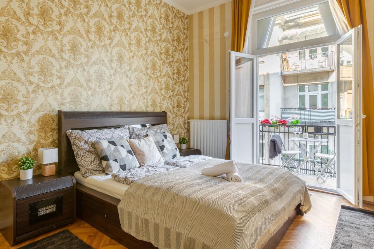 Luxury Downtown Home By Anna Budapest Exterior photo