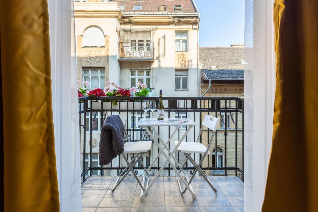 Luxury Downtown Home By Anna Budapest Exterior photo