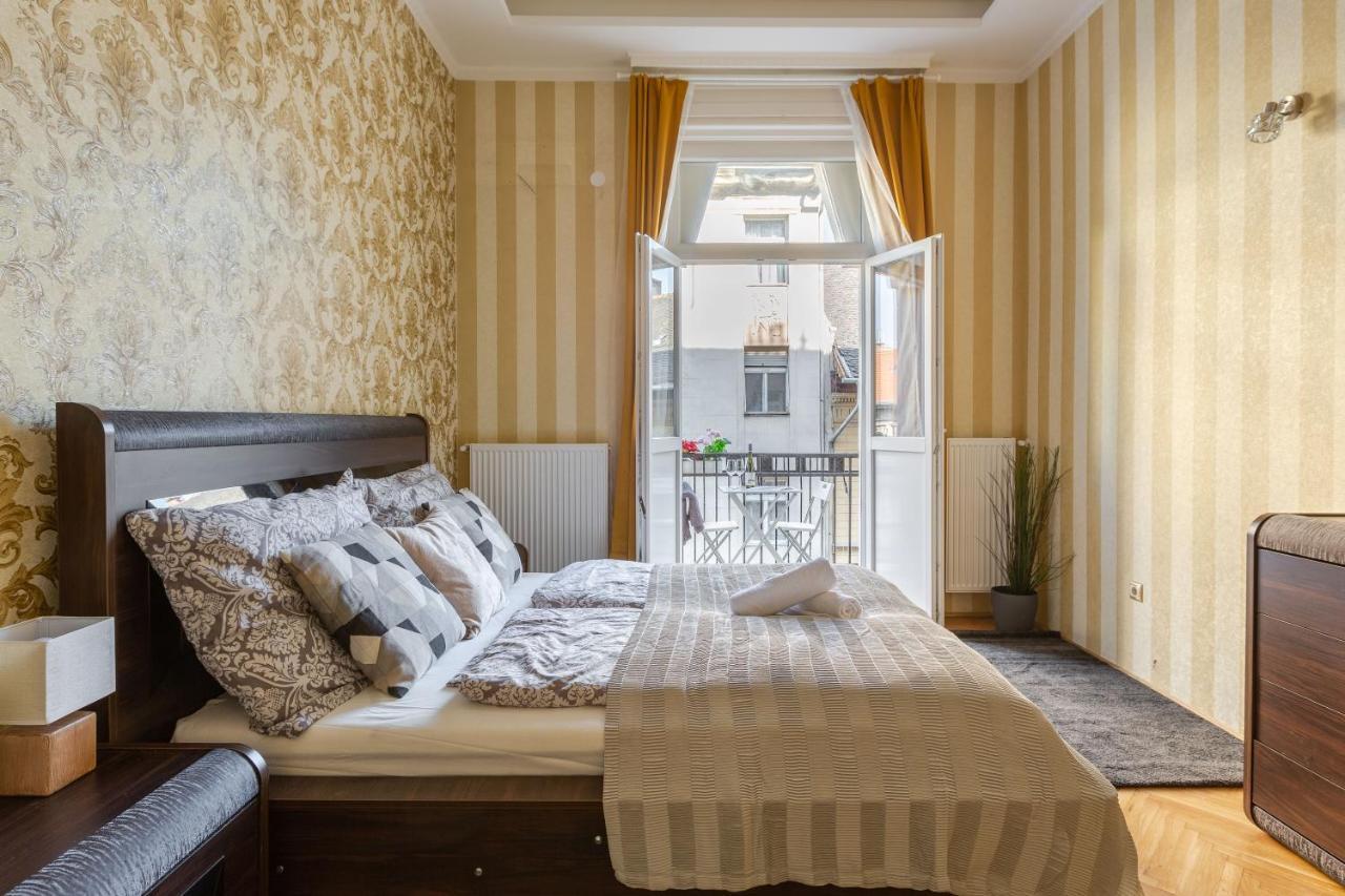 Luxury Downtown Home By Anna Budapest Exterior photo